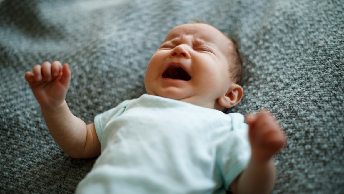Bébé qui pleure : faire face à un bébé qui pleure tout le temps